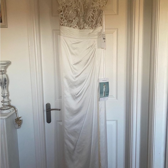 PRONOVIAS - 'Agathy' Wedding Dress - Size US10 - MSRP $3120 - NWT - SAVE $2300 - Picture 7 of 16